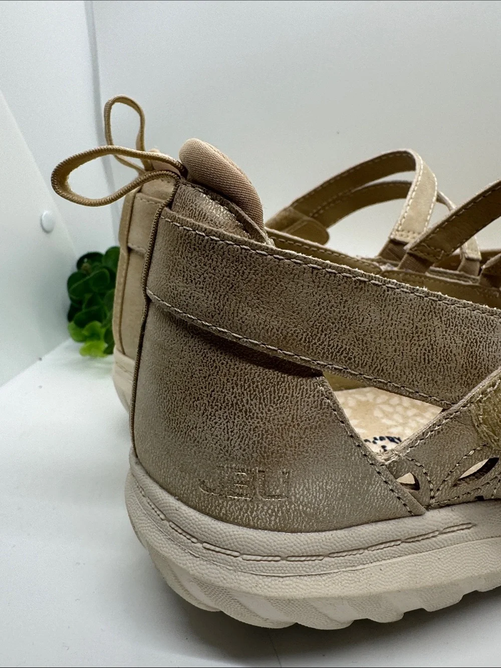 JAMBU Bellerose Encore flats. Size 10